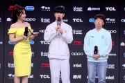 赛后采访中：Theshy少见自己使用中文回答 翻译在边上人蒙了🤣